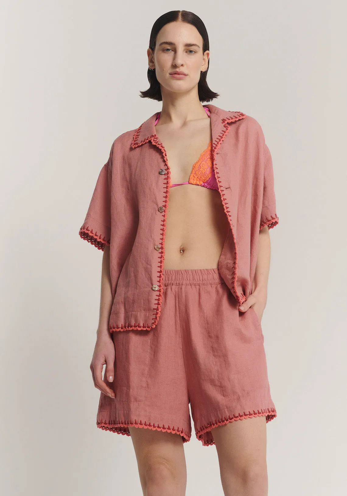 TALES HAND CROCHET TRIMMED WOMENS LINEN SHORT PINK
