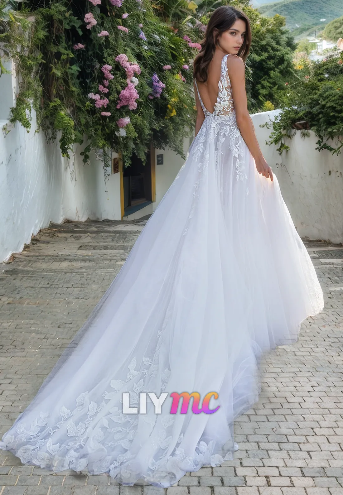 V-Neck Sleeveless Appliques Tulle A-LIne Beach Wedding Dress